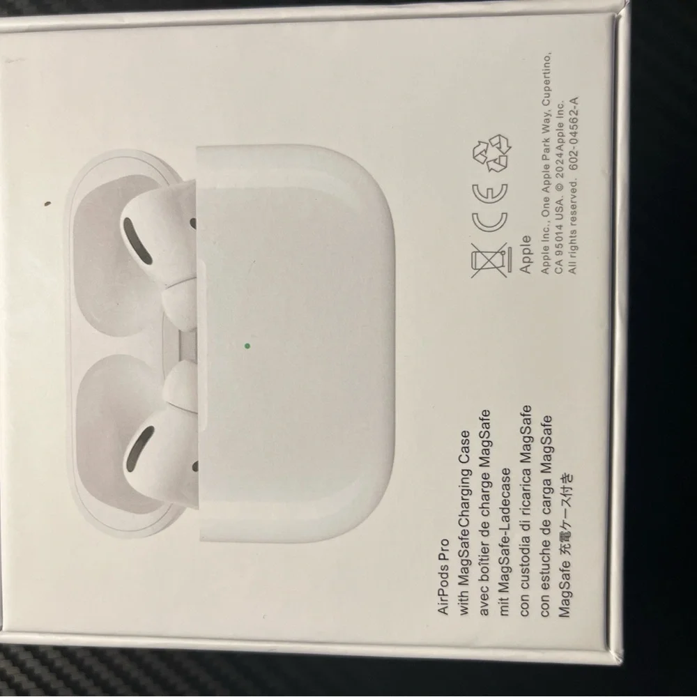 Compact White Earbud Case